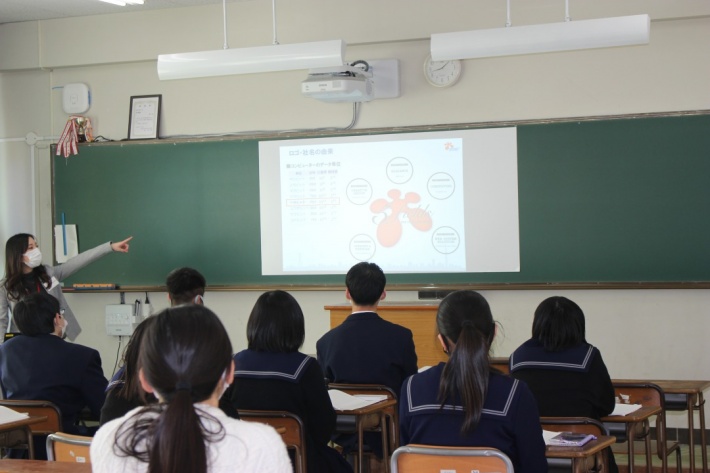 兵庫県立須磨友が丘高校にて「職業研究・キャリア選択」の為の特別講師をさせていただきました。